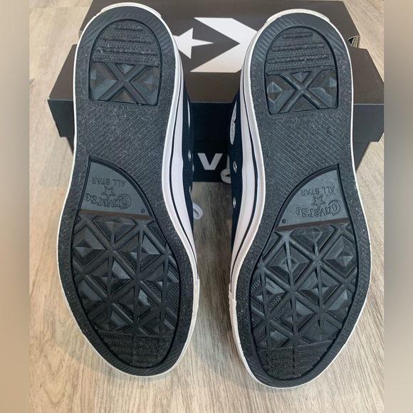 Converse Black and White mid-Tops - Picture 10 of 14